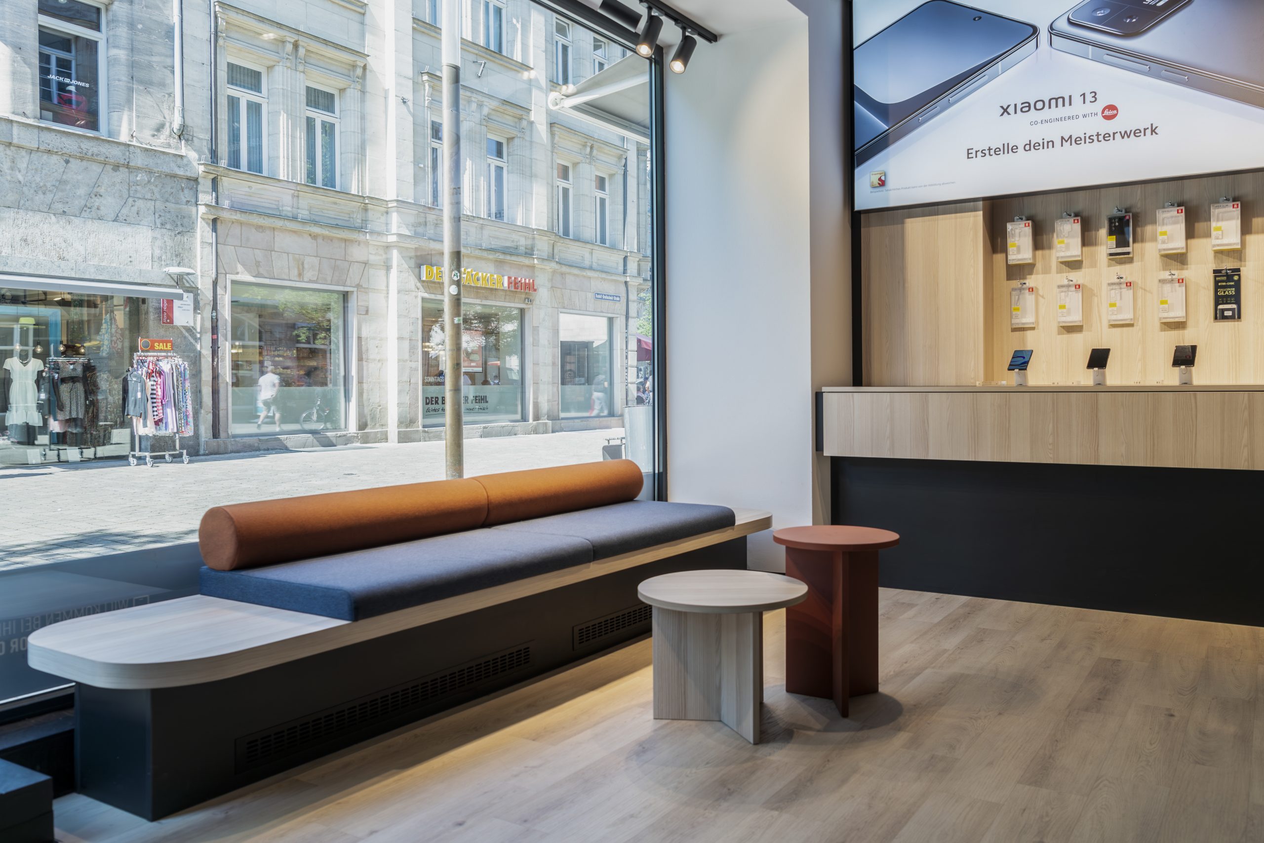 Wartebereich von P-Point Fürth - Vertriebspartner für o2, Vodafone und Otelo